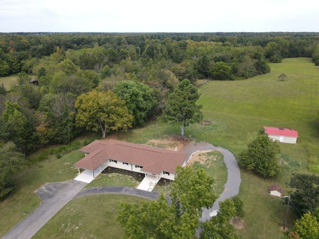 3786 Gnat Hill Rd, Manchester, TN 37355