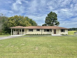 3786 Gnat Hill Rd, Manchester, TN 37355