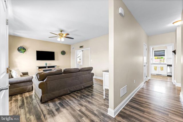 5 BOUNDARY RD, New Freedom, PA 17349