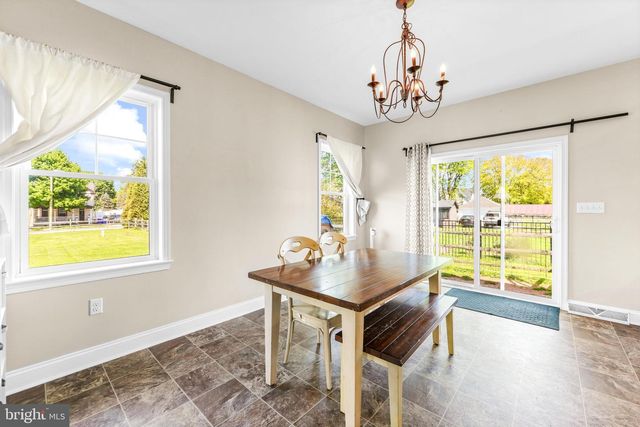 5 BOUNDARY RD, New Freedom, PA 17349