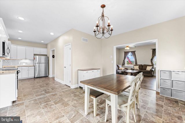 5 BOUNDARY RD, New Freedom, PA 17349