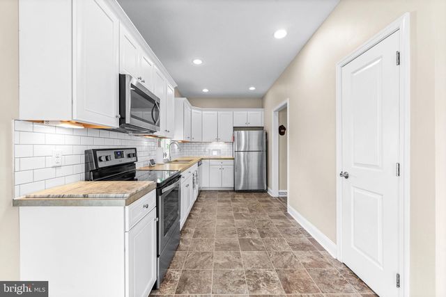 5 BOUNDARY RD, New Freedom, PA 17349
