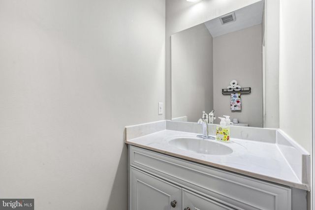 5 BOUNDARY RD, New Freedom, PA 17349