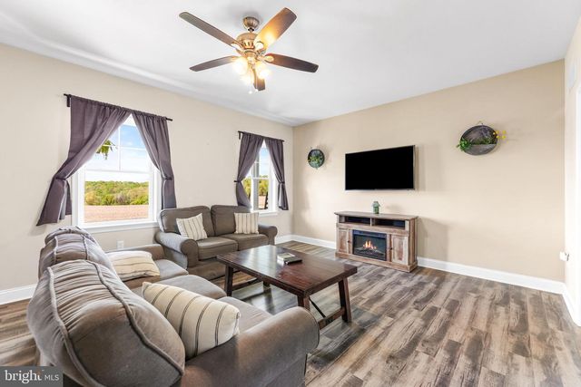 5 BOUNDARY RD, New Freedom, PA 17349
