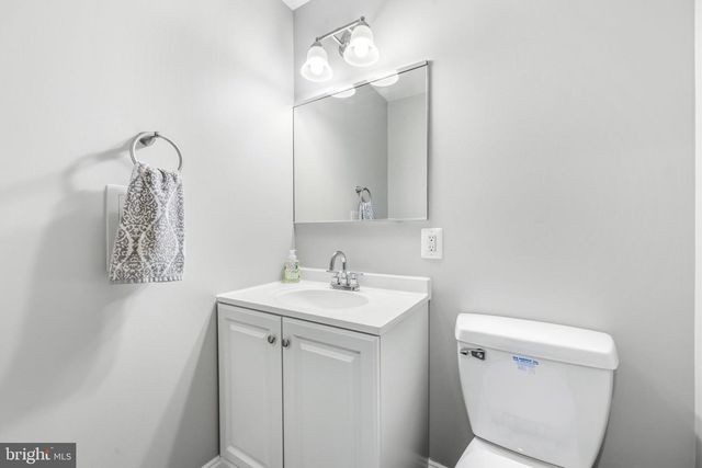5 BOUNDARY RD, New Freedom, PA 17349