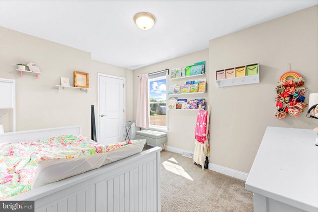 5 BOUNDARY RD, New Freedom, PA 17349