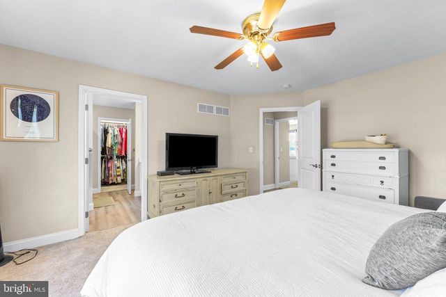 5 BOUNDARY RD, New Freedom, PA 17349