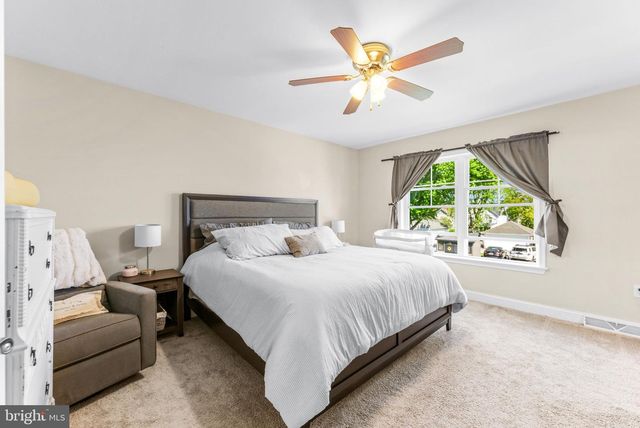 5 BOUNDARY RD, New Freedom, PA 17349