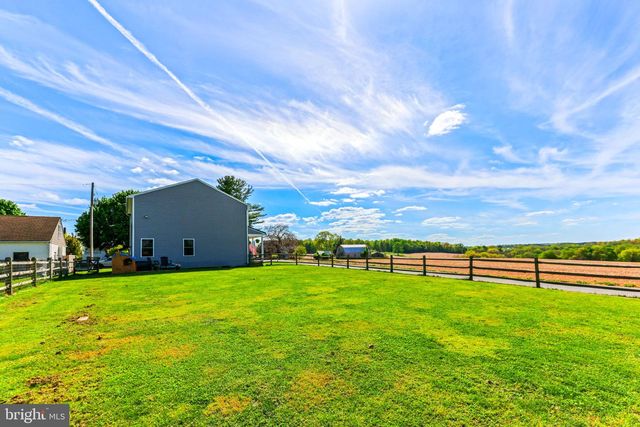 5 BOUNDARY RD, New Freedom, PA 17349