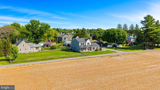 5 BOUNDARY RD, New Freedom, PA 17349