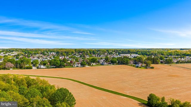 5 BOUNDARY RD, New Freedom, PA 17349