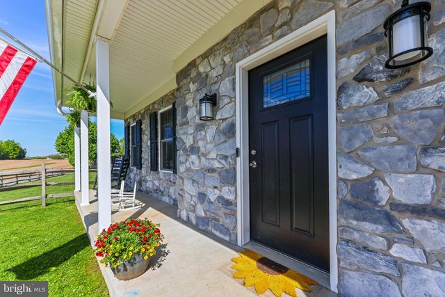 5 BOUNDARY RD, New Freedom, PA 17349