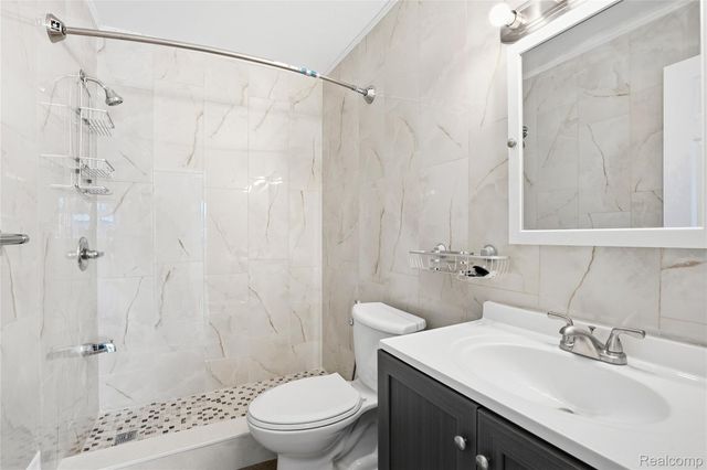 20886 Crestmont Lane, Dearborn Heights, MI 48127