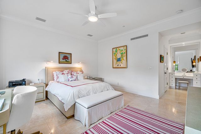 150 Bradley Place 203, Palm Beach, FL 33480