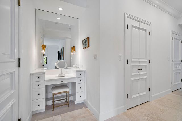 150 Bradley Place 203, Palm Beach, FL 33480
