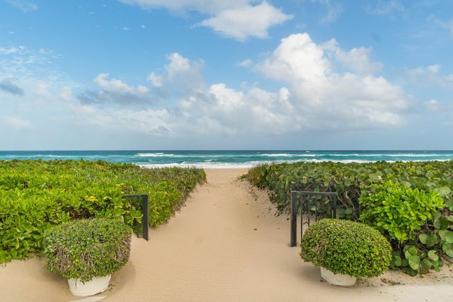150 Bradley Place 203, Palm Beach, FL 33480