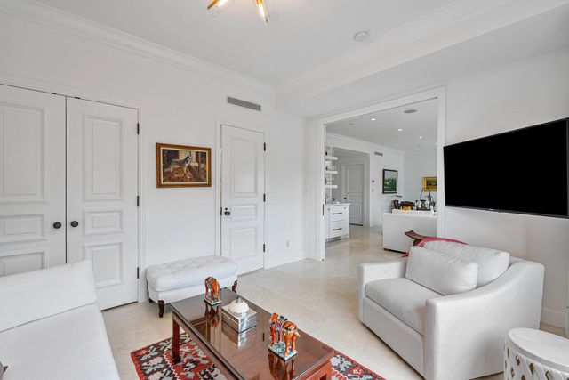 150 Bradley Place 203, Palm Beach, FL 33480