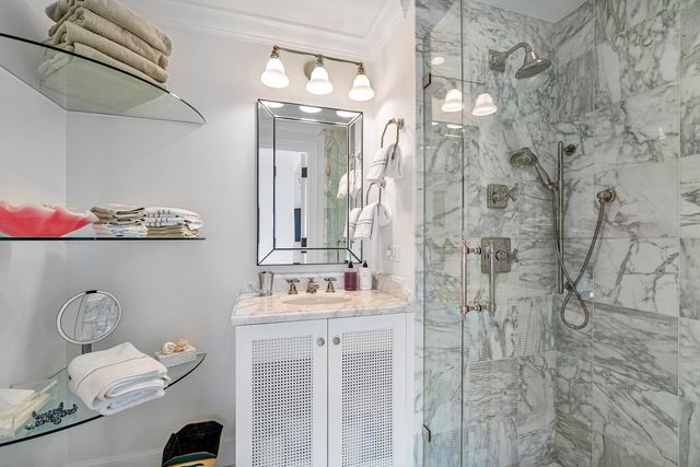 150 Bradley Place 203, Palm Beach, FL 33480