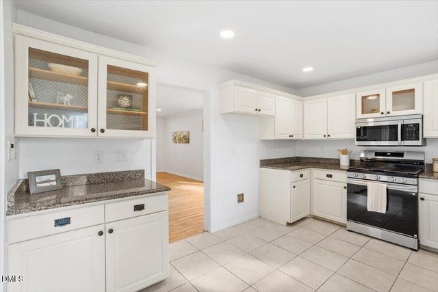 810 Northampton Drive, Cary, NC 27513