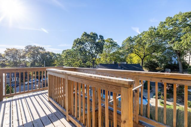 365 Whiting Avenue 3, Dedham, MA 02026