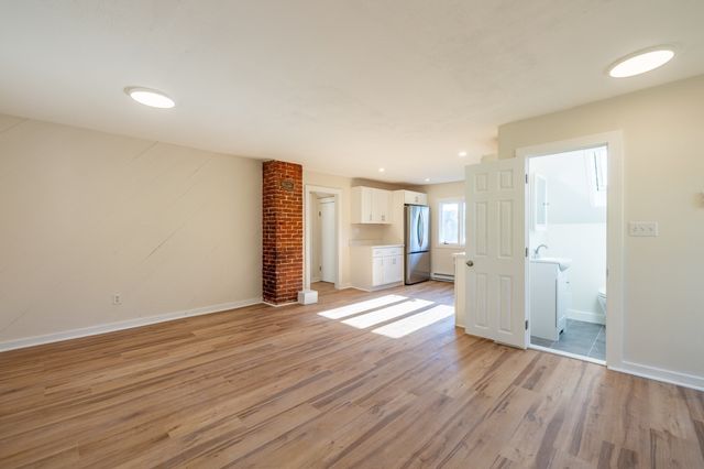 365 Whiting Avenue 3, Dedham, MA 02026