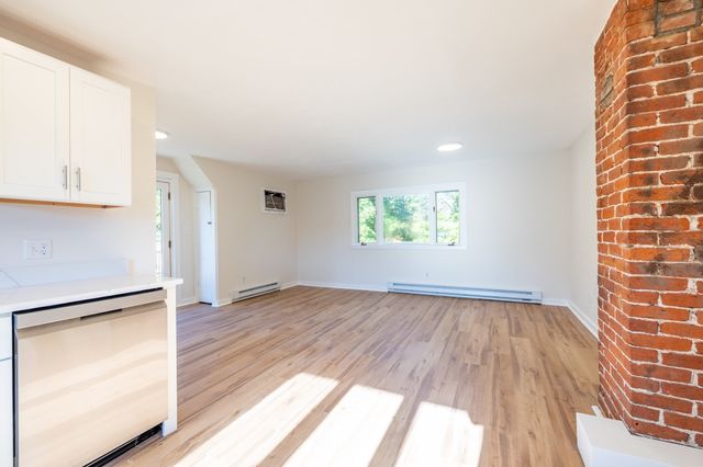 365 Whiting Avenue 3, Dedham, MA 02026