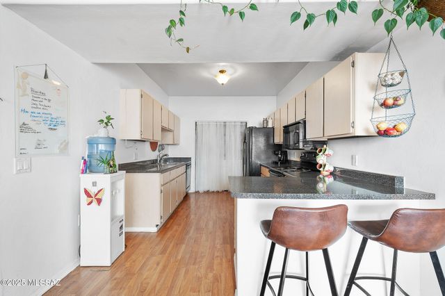 2081 W Cadbury Court, Tucson, AZ 85713