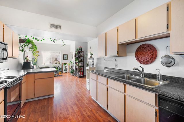 2081 W Cadbury Court, Tucson, AZ 85713