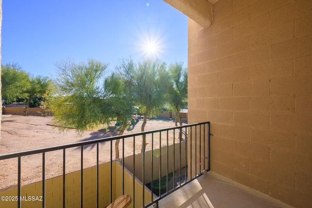 2081 W Cadbury Court, Tucson, AZ 85713