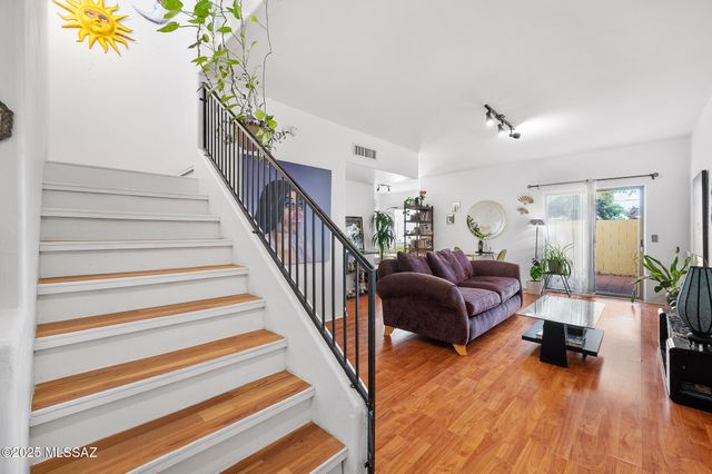 2081 W Cadbury Court, Tucson, AZ 85713