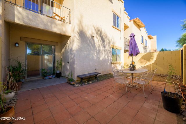 2081 W Cadbury Court, Tucson, AZ 85713