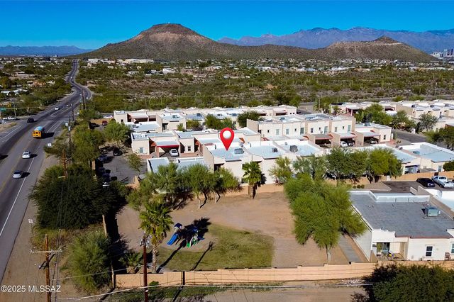 2081 W Cadbury Court, Tucson, AZ 85713