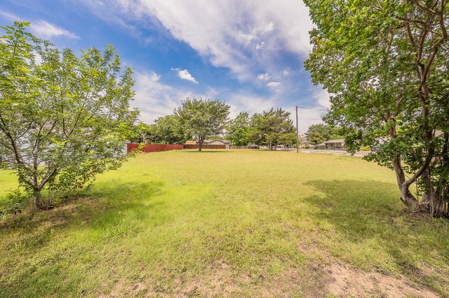 816 Balkan Drive, Lancaster, TX 75134