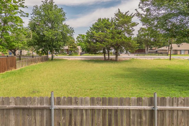 816 Balkan Drive, Lancaster, TX 75134