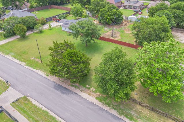 816 Balkan Drive, Lancaster, TX 75134