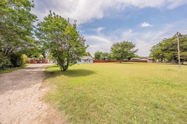 816 Balkan Drive, Lancaster, TX 75134