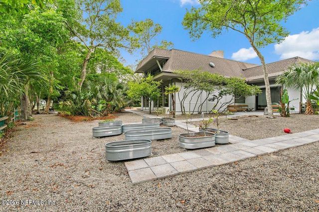7575 HOLLYRIDGE Road, Jacksonville, FL 32256