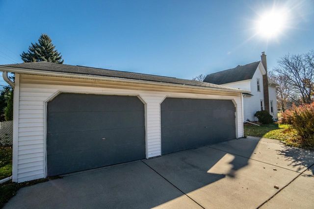 824 Park AVENUE, West Bend, WI 53090