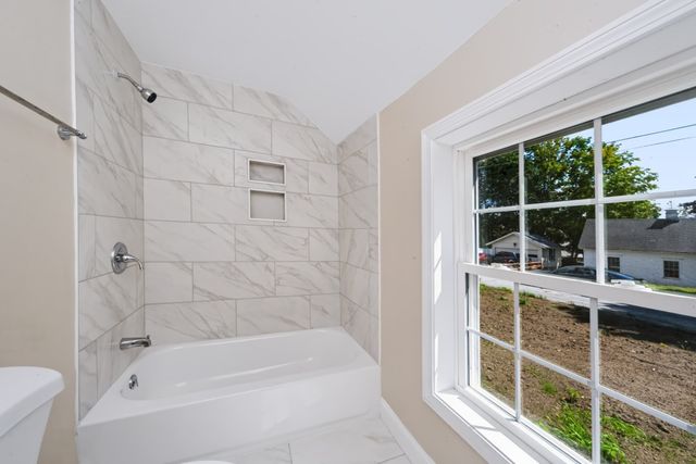 16 Winter Pl, Winchendon, MA 01475