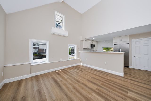 16 Winter Pl, Winchendon, MA 01475