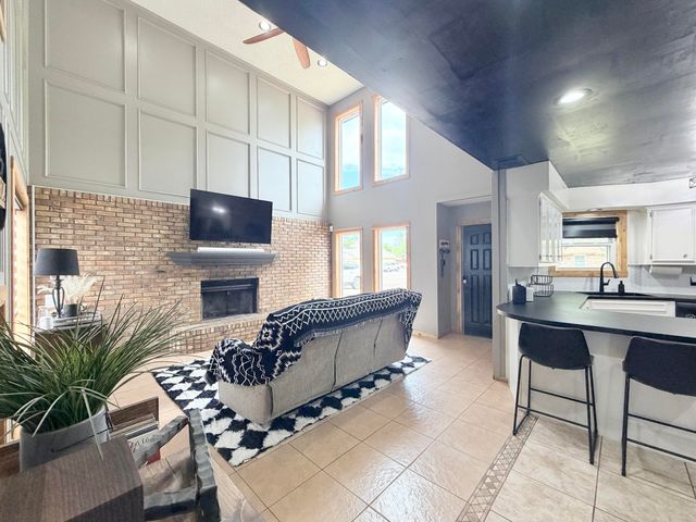 2117 93rd Place, Lubbock, TX 79423