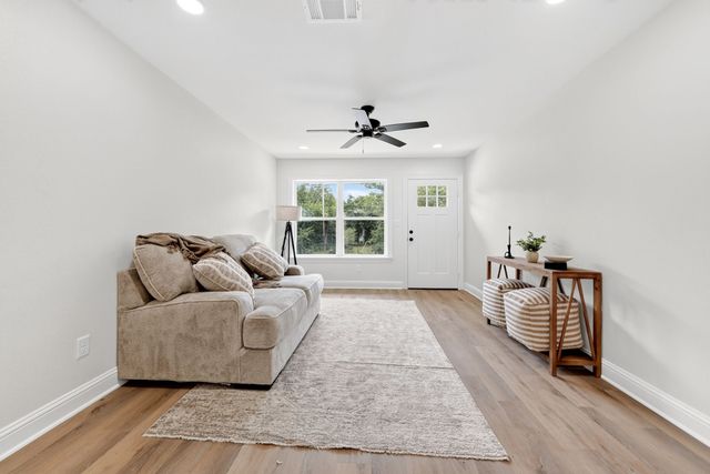 608 Bunny Rabbit Road, Athens, TX 75751