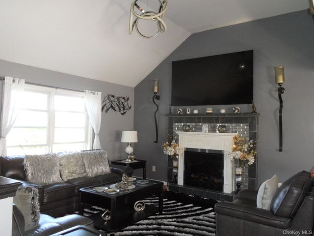 26 Winters Lane, Middletown, NY 10940