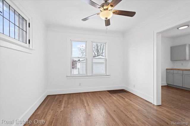 424 2nd Street, Wyandotte, MI 48192