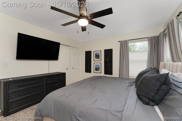 1203 Eason, Waterford, MI 48328