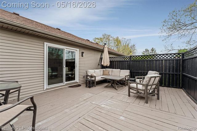 1203 Eason, Waterford, MI 48328