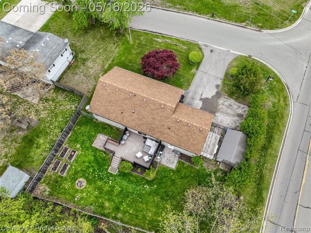 1203 Eason, Waterford, MI 48328
