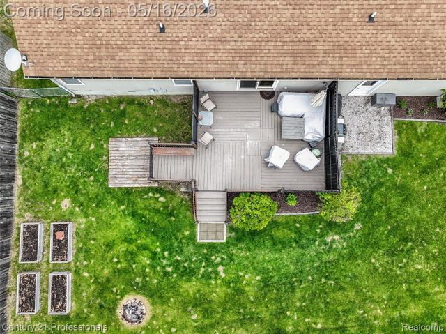 1203 Eason, Waterford, MI 48328