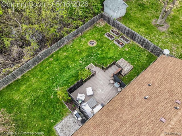 1203 Eason, Waterford, MI 48328