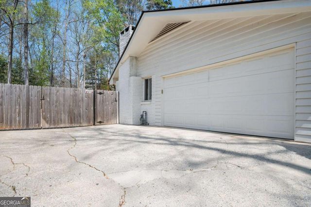 620 Spalding Drive, Sandy Springs, GA 30328